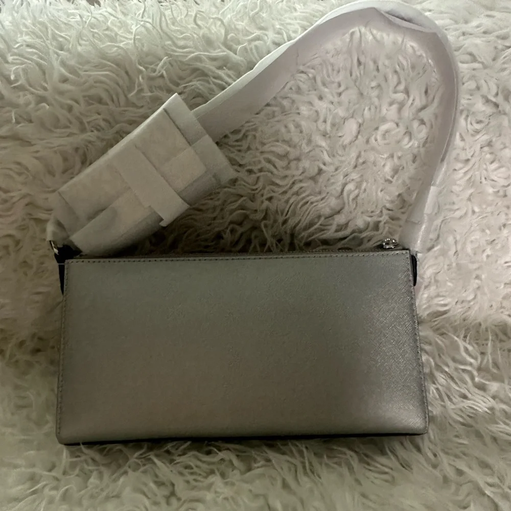 NWT Michael Kors Metallic Silver Vegan Leather Bag with Mini Wallet Attached - Picture 7 of 8